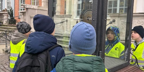 Powiększ grafikę: 3b-poznawala-dzisiaj-glowne-miasto-650736.jpg