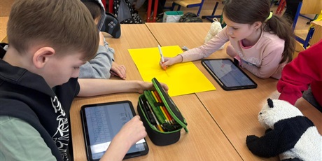 Powiększ grafikę: 3b-w-ramach-innowacji-pedagogicznej-mali-podroznicy-686773.jpg