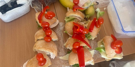 Powiększ grafikę: 3b-w-ramach-innowacji-pedagogicznej-mali-podroznicy-686775.jpg