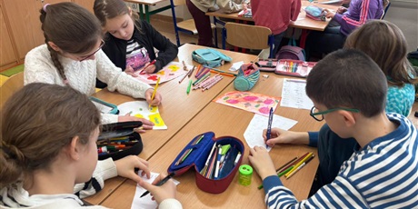 Powiększ grafikę: 3b-w-ramach-innowacji-pedagogicznej-mali-podroznicy-686782.jpg