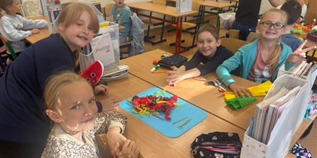 Powiększ grafikę: 3b-w-ramach-innowacji-pedagogicznej-mali-podroznicy-686783.jpg