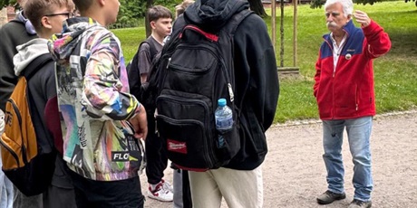 Powiększ grafikę: 6b-na-wczorajszej-wycieczce-z-przewodnikiem-621303.jpg