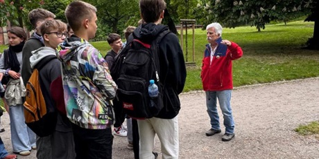 Powiększ grafikę: 6b-na-wczorajszej-wycieczce-z-przewodnikiem-621307.jpg