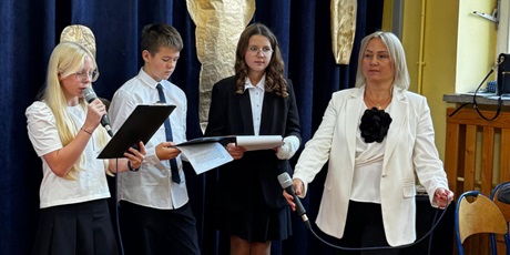 Powiększ grafikę: dzien-edukacji-narodowej-2025-nasze-szkolne-oscary-648478.jpg
