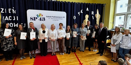 Powiększ grafikę: dzien-edukacji-narodowej-2025-nasze-szkolne-oscary-648494.jpg