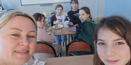 Powiększ grafikę: dzien-kobiet-w-klasie-5c-681233.jpg