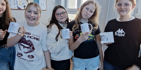 Powiększ grafikę: dzien-kobiet-w-klasie-5c-681237.jpg