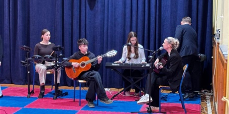 Powiększ grafikę: dzien-otwarty-naszej-szkoly-681040.jpg