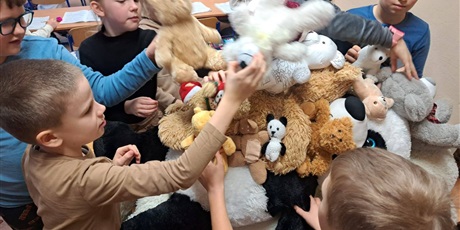 Powiększ grafikę: dzien-pluszowego-misia-660976.jpg