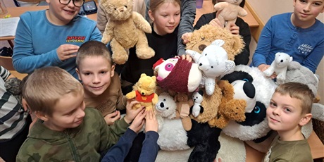 Powiększ grafikę: dzien-pluszowego-misia-660977.jpg