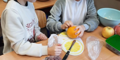 Powiększ grafikę: dzien-salatkowy-w-klasie-3b-599588.jpg