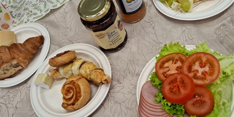 Powiększ grafikę: dzis-uczniowie-klasy-4b-674319.jpg