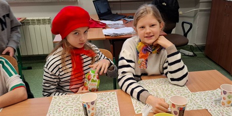 Powiększ grafikę: dzis-uczniowie-klasy-4b-674322.jpg