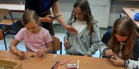 Powiększ grafikę: dzis-w-klasie-3b-611361.jpg