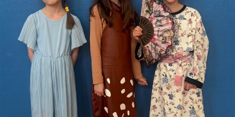 Powiększ grafikę: dzis-w-naszej-szkole-odbyl-sie-bal-karnawalowy-dla-klas-1-3-674289.jpg