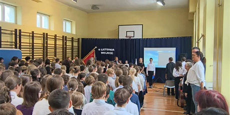 Powiększ grafikę: dzis-w-naszej-szkole-odbyl-sie-uroczysty-apel-z-okazji-narodowego-swieta-niepodleglosci-655611.jpg