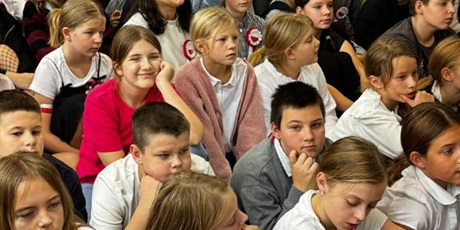 Powiększ grafikę: dzis-w-naszej-szkole-odbyl-sie-uroczysty-apel-z-okazji-narodowego-swieta-niepodleglosci-655619.jpg