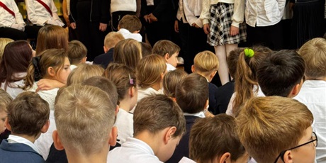 Powiększ grafikę: dzis-w-naszej-szkole-odbyl-sie-uroczysty-apel-z-okazji-narodowego-swieta-niepodleglosci-655620.jpg