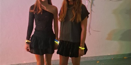 Powiększ grafikę: dzis-w-naszej-szkole-odbyla-sie-dyskoteka-andrzejkowa-660916.jpg