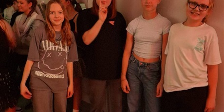 Powiększ grafikę: dzis-w-naszej-szkole-odbyla-sie-dyskoteka-andrzejkowa-660921.jpg