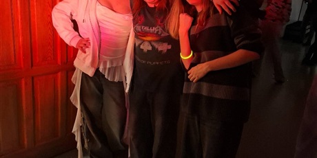 Powiększ grafikę: dzis-w-naszej-szkole-odbyla-sie-dyskoteka-andrzejkowa-660922.jpg