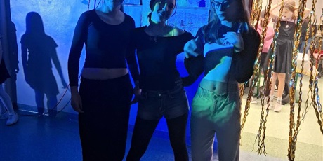 Powiększ grafikę: dzis-w-naszej-szkole-odbyla-sie-dyskoteka-andrzejkowa-660925.jpg