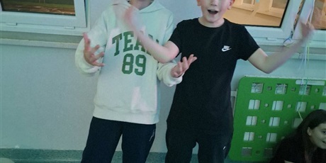 Powiększ grafikę: dzis-w-naszej-szkole-odbyla-sie-dyskoteka-andrzejkowa-660926.jpg