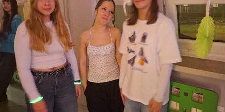 Powiększ grafikę: dzis-w-naszej-szkole-odbyla-sie-dyskoteka-andrzejkowa-660929.jpg