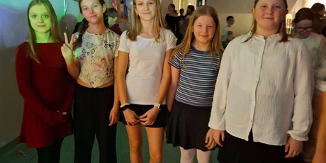 Powiększ grafikę: dzis-w-naszej-szkole-odbyla-sie-dyskoteka-andrzejkowa-660930.jpg