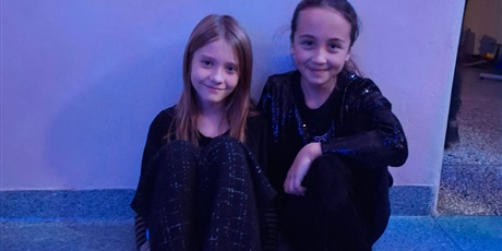 Powiększ grafikę: dzis-w-naszej-szkole-odbyla-sie-dyskoteka-andrzejkowa-660931.jpg