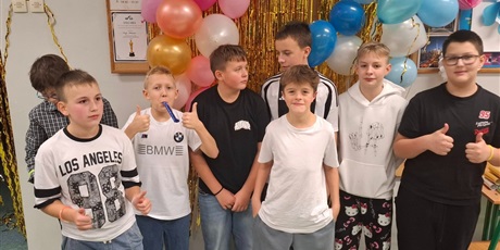 Powiększ grafikę: dzis-w-naszej-szkole-odbyla-sie-dyskoteka-andrzejkowa-660933.jpg