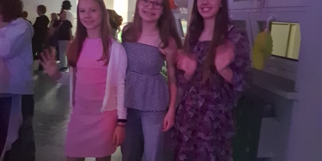 Powiększ grafikę: dzis-w-naszej-szkole-odbyla-sie-dyskoteka-andrzejkowa-660939.jpg