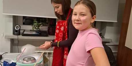 Powiększ grafikę: dzis-w-naszej-szkole-odbyla-sie-dyskoteka-andrzejkowa-660944.jpg