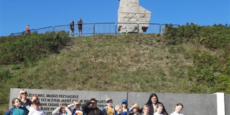 Powiększ grafikę: dzisiaj-klasa-iiia-wybrala-sie-na-westerplatte-554571.jpg