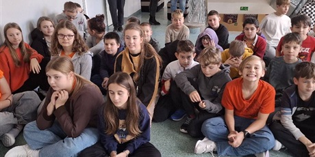 Powiększ grafikę: dzisiaj-obchodzilismy-w-szkole-dzien-tumbo-657807.jpg