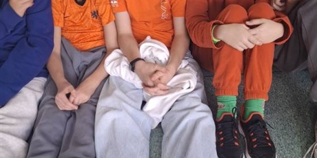 Powiększ grafikę: dzisiaj-obchodzilismy-w-szkole-dzien-tumbo-657823.jpg