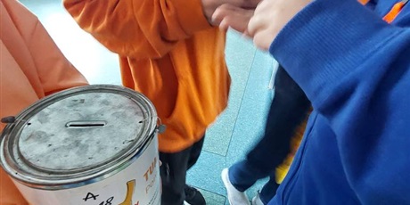 Powiększ grafikę: dzisiaj-obchodzilismy-w-szkole-dzien-tumbo-657824.jpg