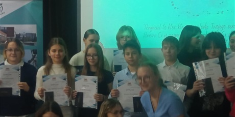 Powiększ grafikę: dzisiaj-uczniowie-naszej-szkoly-brali-udzial-w-finale-konkursu-577112.jpg