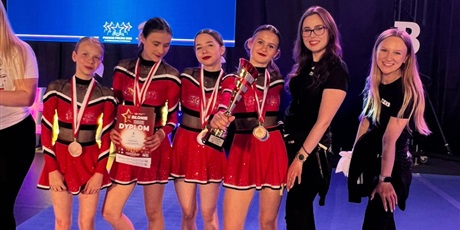 Powiększ grafikę: gratulacje-dla-calej-ekipy-621253.jpg