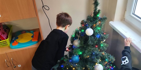 Powiększ grafikę: grudzien-w-naszej-swietlicy-byl-pelen-pracy-radosci-i-wspolnego-dzialania-671315.jpg