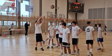 Powiększ grafikę: igrzyska-mlodziezy-koszykowka-681052.jpg