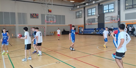 Powiększ grafikę: igrzyska-mlodziezy-koszykowka-681056.jpg