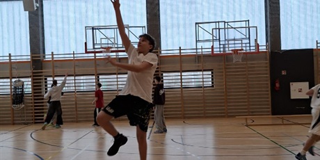 Powiększ grafikę: igrzyska-mlodziezy-koszykowka-681059.jpg