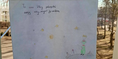 Powiększ grafikę: jedynie-dzieci-wiedza-czego-szukaja-odparl-maly-ksiaze-681210.jpg