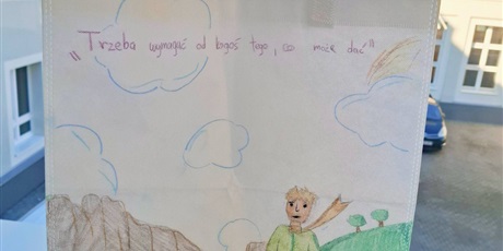 Powiększ grafikę: jedynie-dzieci-wiedza-czego-szukaja-odparl-maly-ksiaze-681216.jpg