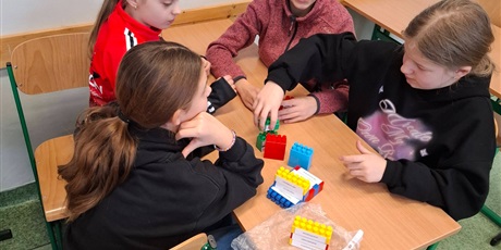 Powiększ grafikę: klasa-4b-677129.jpg