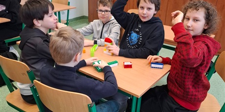 Powiększ grafikę: klasa-4b-677133.jpg