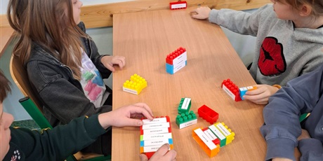 Powiększ grafikę: klasa-4b-677134.jpg