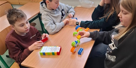 Powiększ grafikę: klasa-4b-677136.jpg