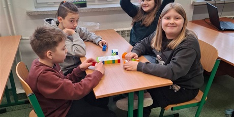 Powiększ grafikę: klasa-4b-677137.jpg